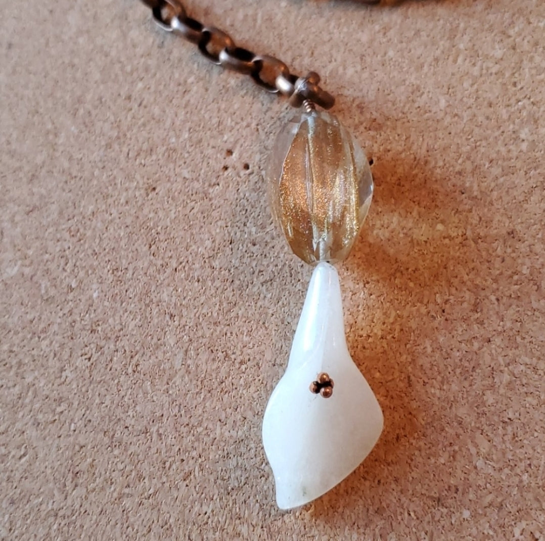 White Natural Stone Flower Copper  Chain Necklace